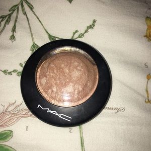 Mac Soft&Gentle Highlighter plus bonus gift